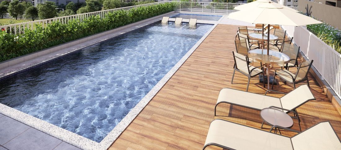 Piscina adulto com deck molhado e solarium